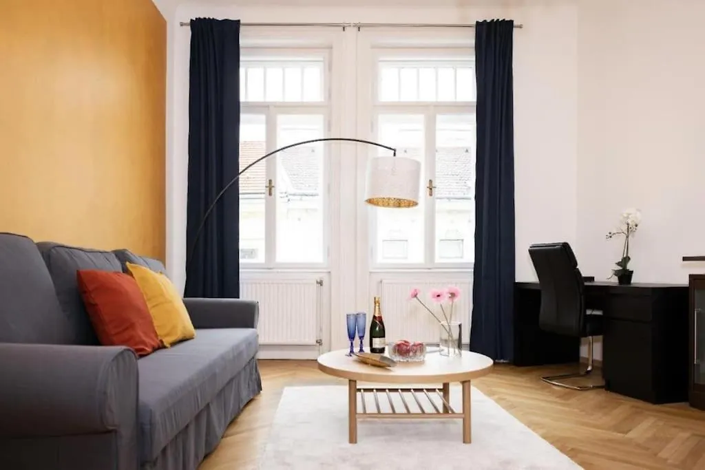 Bright Calm Apartment With Free Parking contacts
